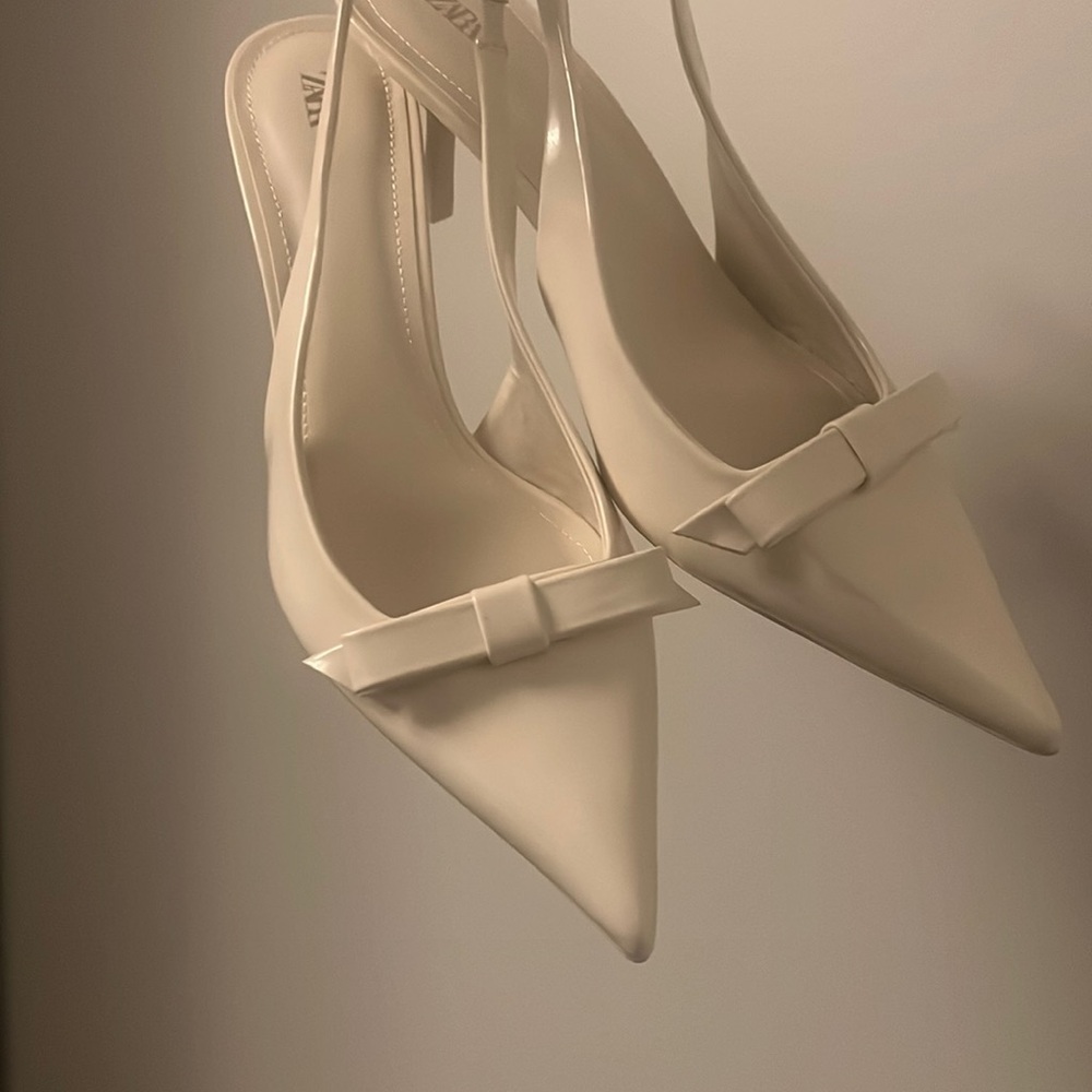 New Zara Slingback Shoe, cream/off white color